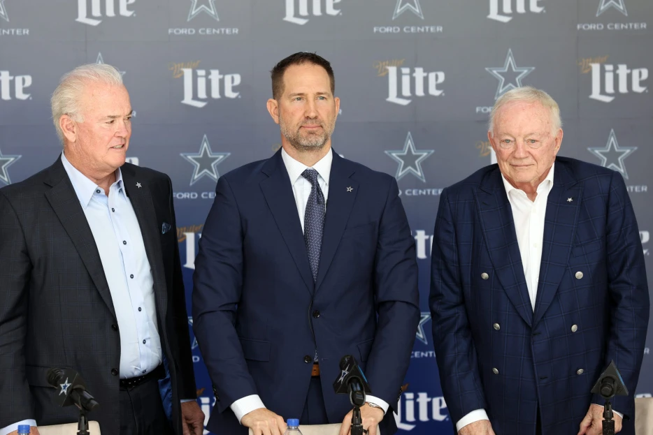 Former All-Pro Defends Cowboys Owner Jerry Jones After Polarizing Brian Schottenheimer Head Coach Hire