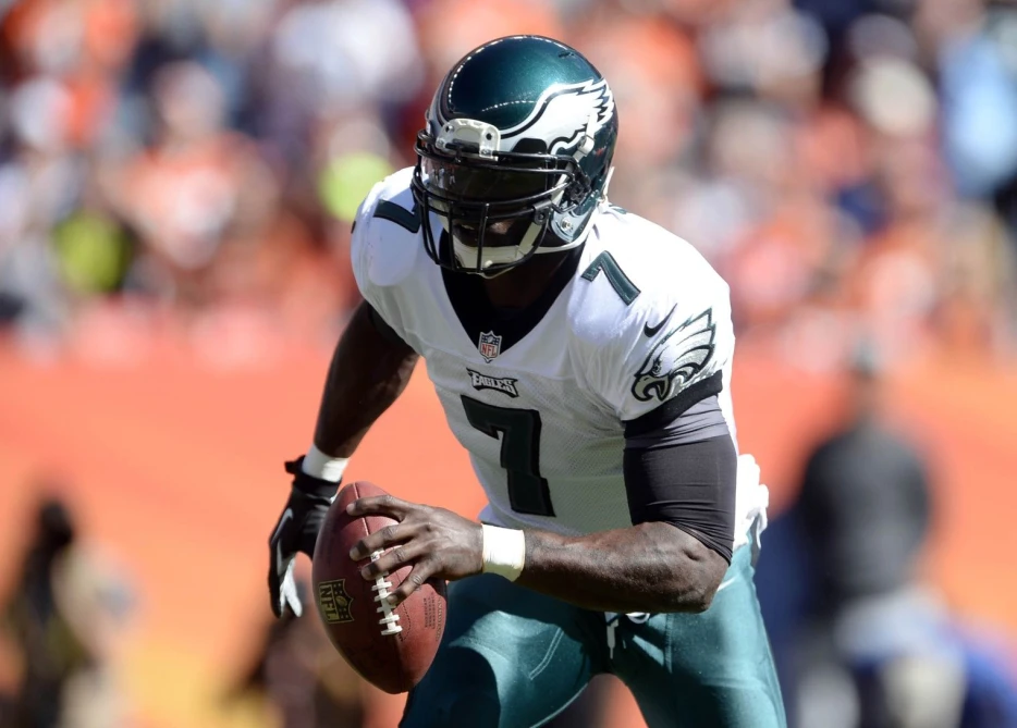 ‘He Has a Chance To Do Something That’s Special’ – Legendary QB Mike Vick Praises Ravens Star Lamar Jackson Ahead of NFL Honors