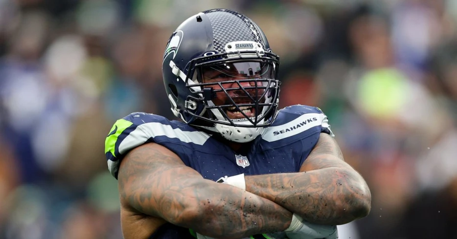 Seahawks restructure Leonard Williams contract