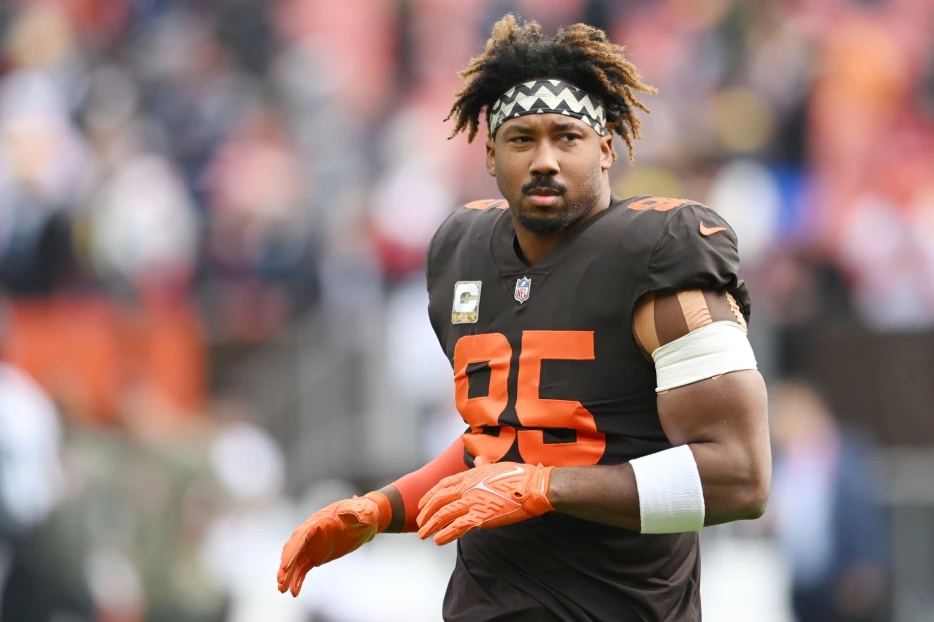 Browns Star Denzel Ward Reacts to Myles Garrett’s Trade Demand, Takes Subtle Shot at Deshaun Watson