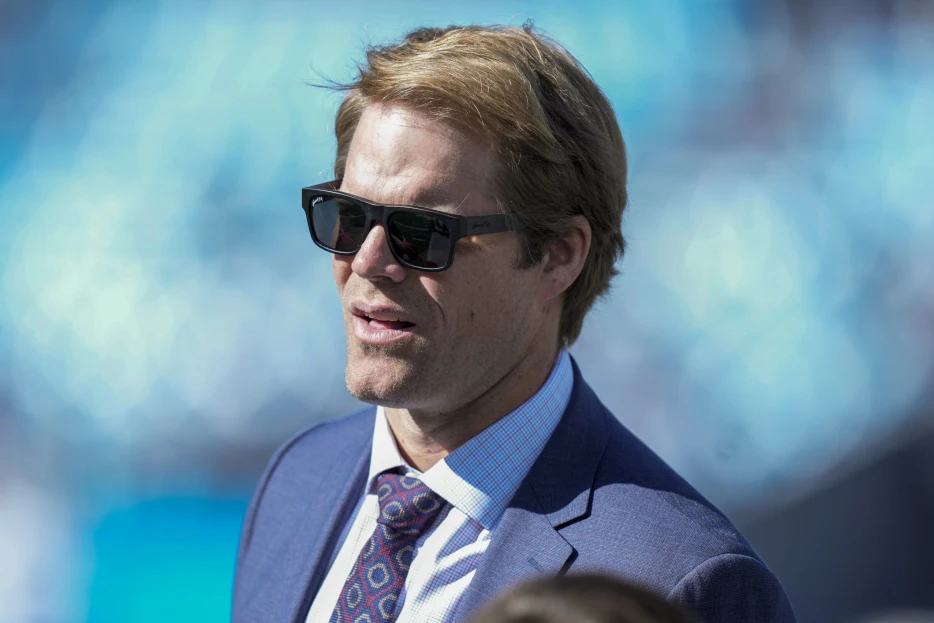 Greg Olsen ‘Sets Record Straight’ on 7-Time Super Bowl Champion Tom Brady Taking His Broadcasting Job at Fox