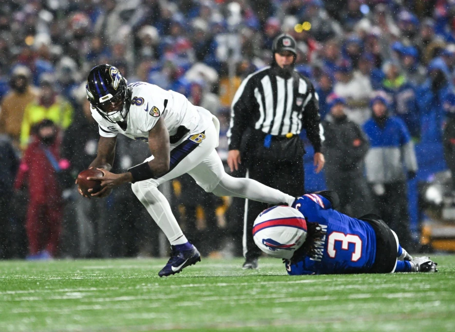 ‘He Put the Team on His Back’ – Ravens’ Star LB Defends Lamar Jackson’s Performance in Disappointing Playoff Loss vs. Bills