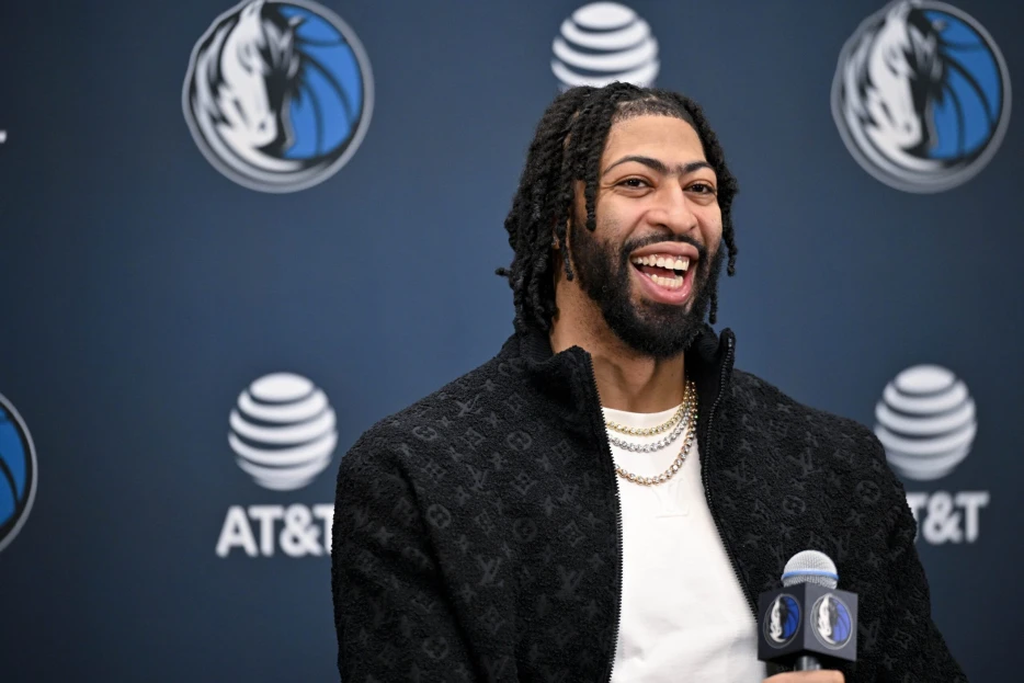 ‘I’m Gonna Give the City Life Back’ — Anthony Davis Reacts to Upset Mavs Fans, Leaving Lakers in Luka Dončić Trade