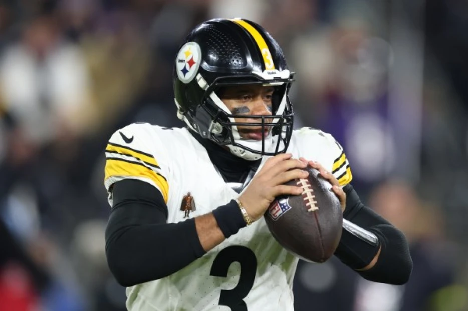 NFL reporter calls rift between Steelers OC and Russell Wilson a ploy by QB