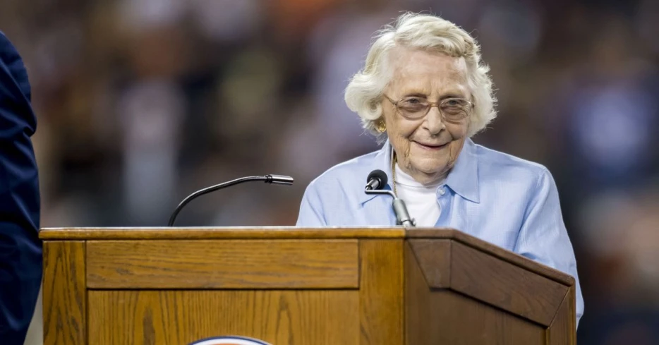 Patriots release statement on passing of Bears owner Virginia Halas McCaskey