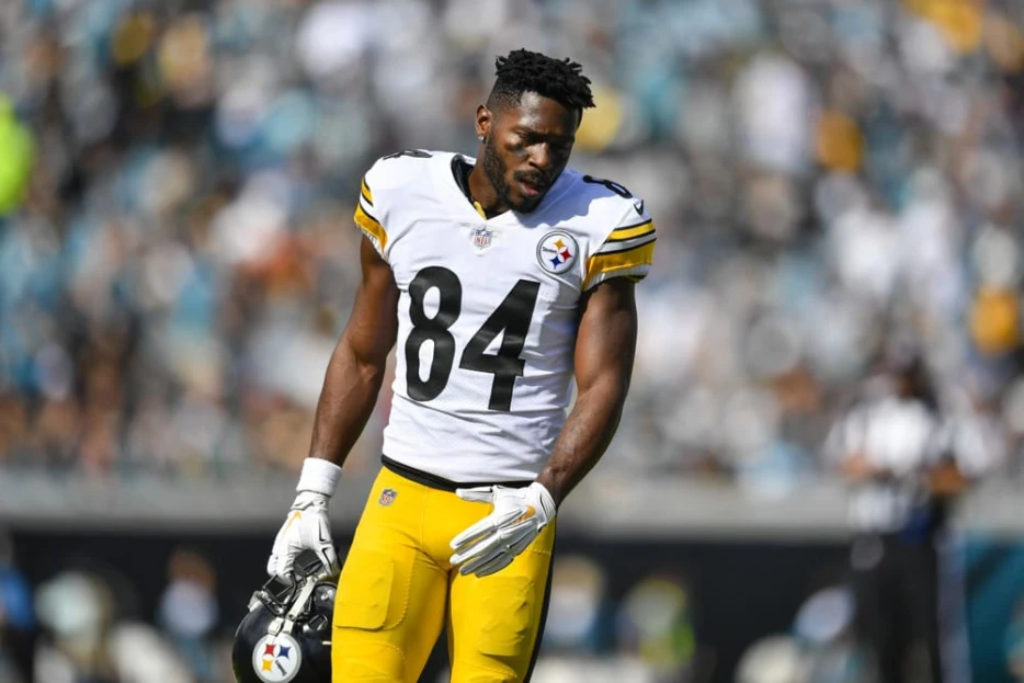 Former Steelers WR Antonio Brown Reveals He ‘Blew’ $100 Million in Career: ‘I Blew Everything’