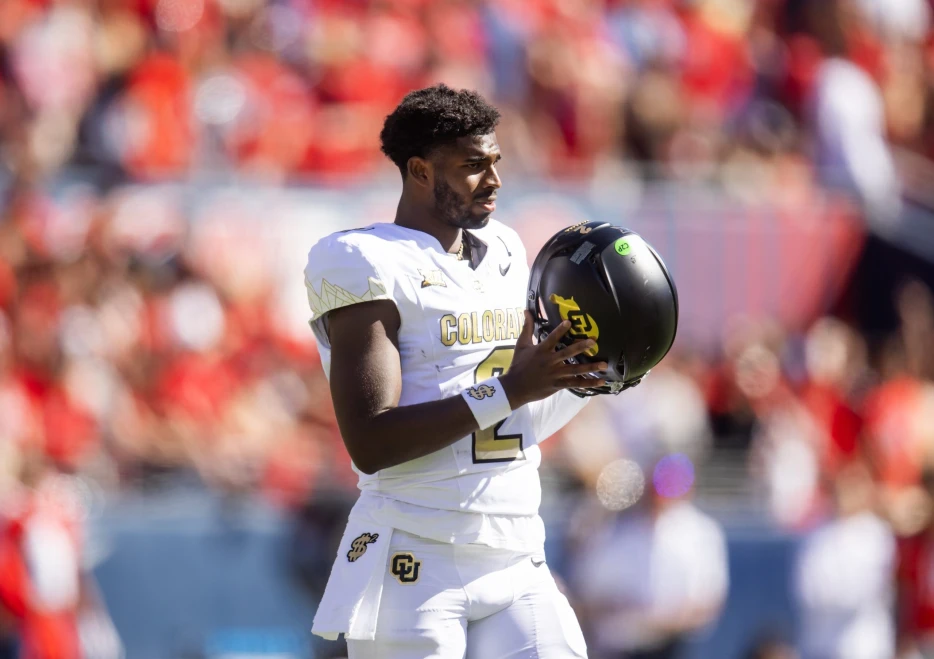 ‘I’ll See You Soon’ – Raiders’ Maxx Crosby Makes Eye-Catching Remark With Shedeur Sanders During First Meetup