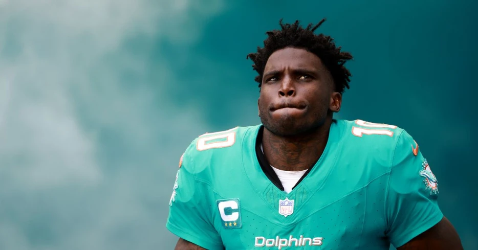 BREAKING: Miami Dolphins not planning on trading Tyreek Hill according to NFL Network