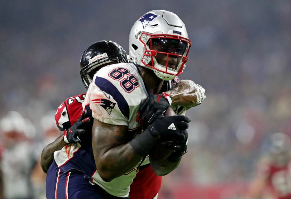 Martellus Bennett’s Super Bowl 51 ring sells at auction