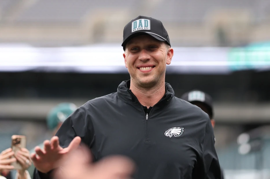 Nick Foles Sends Eagles’ Stars a Message As Philly Aims To End Chiefs’ Super Bowl 3-Peat Dream