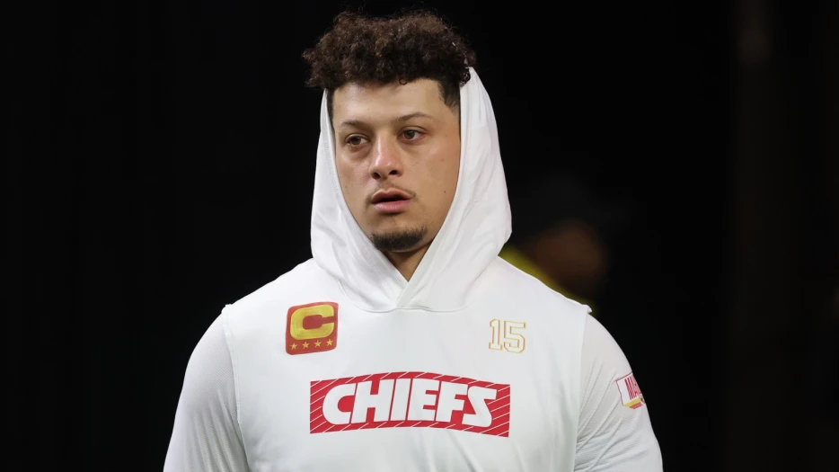 Patrick Mahomes Wears Philly Green Suit To ‘Eagles Funeral’ At Super Bowl 59