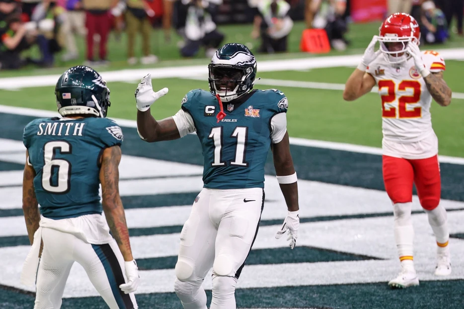 ‘It’s the Super Bowl, I Don’t Need Anything’ — Eagles Star WR A.J. Brown Discusses Viral Book on Sideline