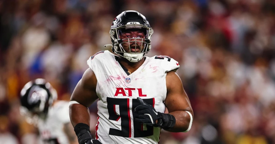 Falcons defensive line roster review: Big men fall a little short