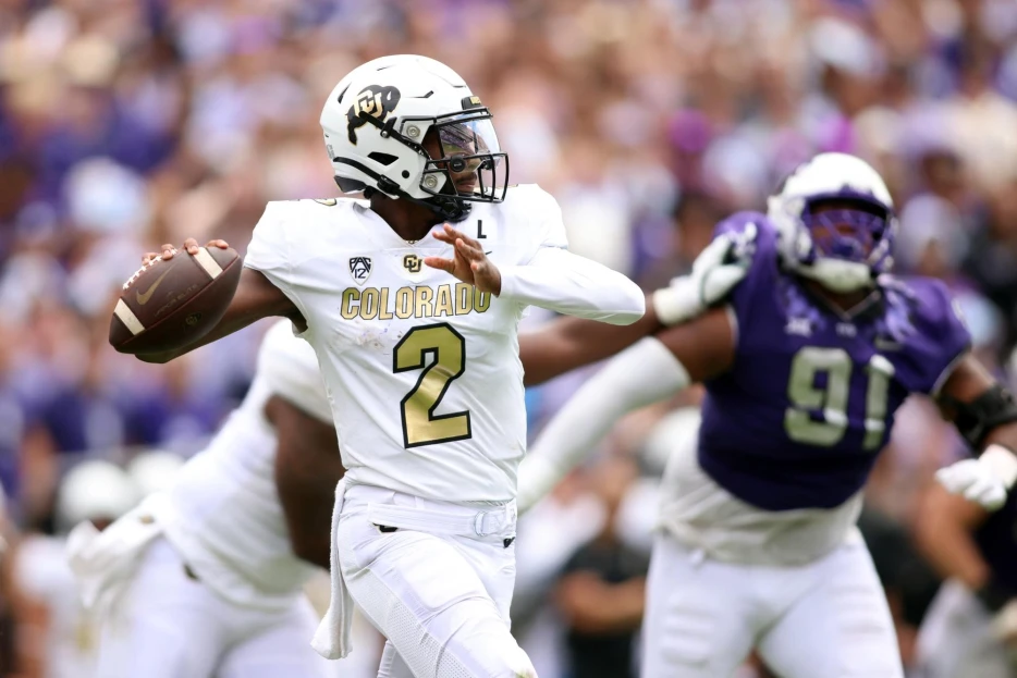 Steelers Getting Surprise Steal at QB? New Mock Draft Has Shedeur Sanders Falling to No. 21