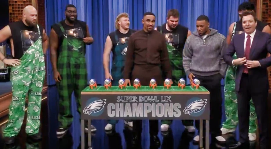 Jalen Hurts Did His Teammate Dirty As Saquon Barkley &amp; The Eagles O-Line Shotgunned Beers With Jimmy Fallon On Live TV