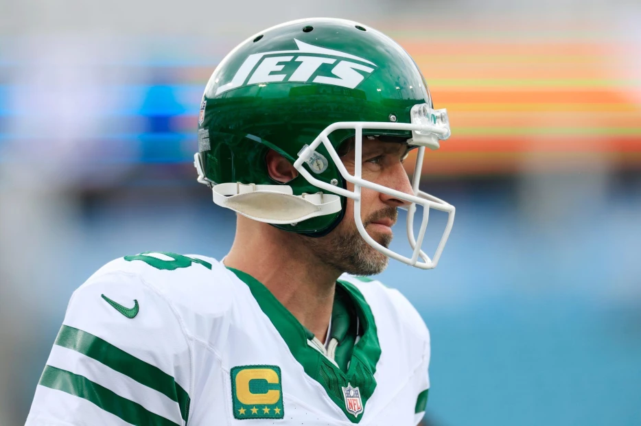 Jets Predicted To Cut Ties With Aaron Rodgers in Favor of $21 Million Unproven Quarterback