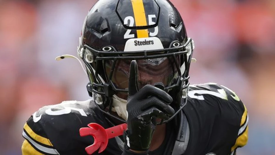 Steelers defender clearly wants no part of Aaron Rodgers