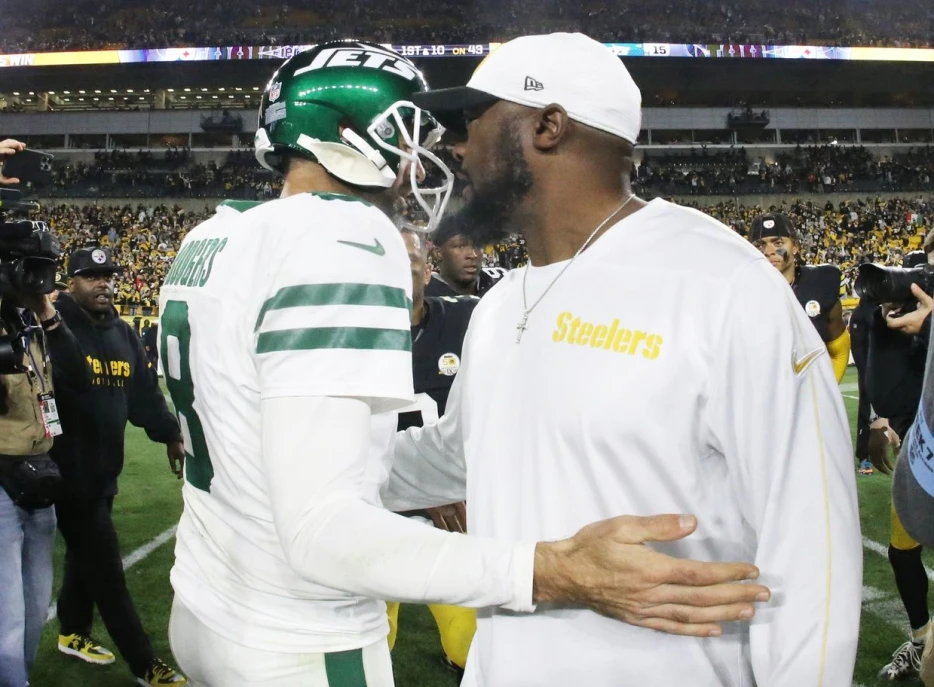 Steelers Defender Rips Aaron Rodgers with 7-Word Reaction to Free Agency Rumors