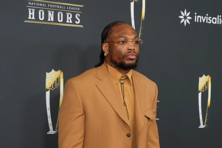 Derrick Henry Calls Out Jerry Jones, Micah Parsons Says He’s Glad Henry’s Dominant Season Wasn’t ‘Ruined by’ Cowboys