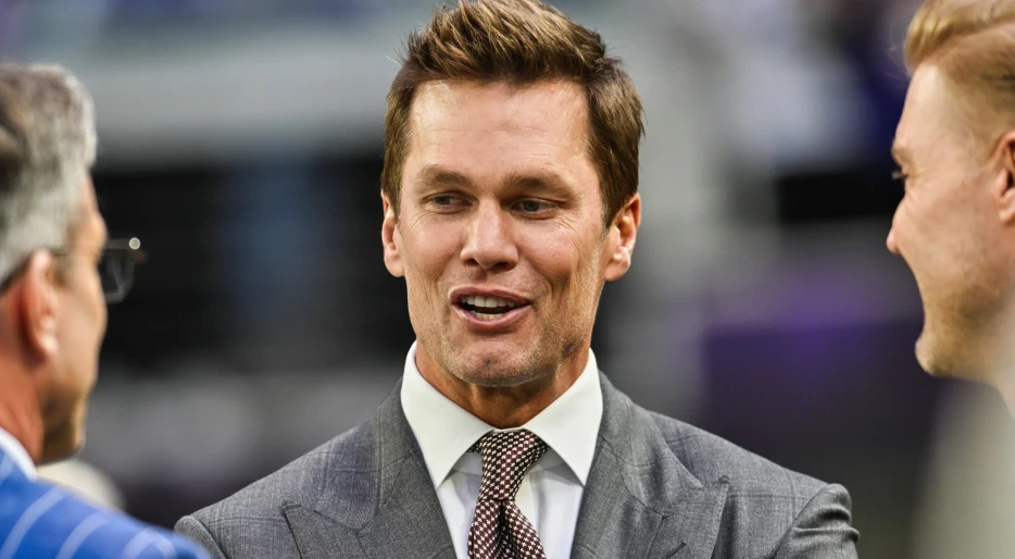 NFL Fans Accuse Tom Brady Of Undergoing “Shockingly Bad” Plastic Surgery