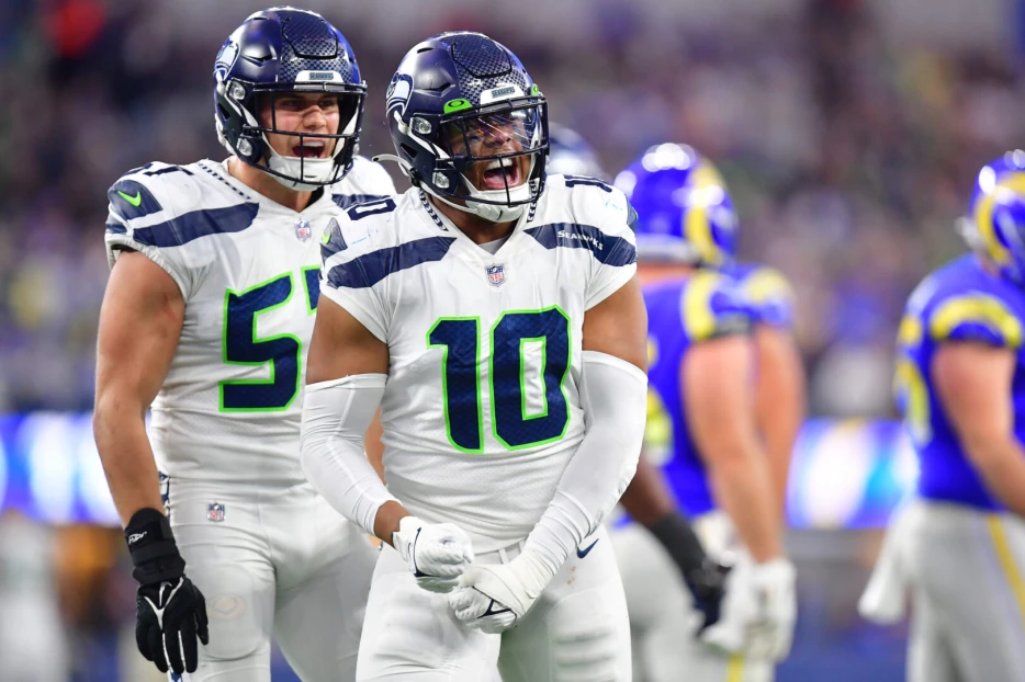 Seahawks Push Back OLB Uchenna Nwosu’s 2025 Injury Guarantee