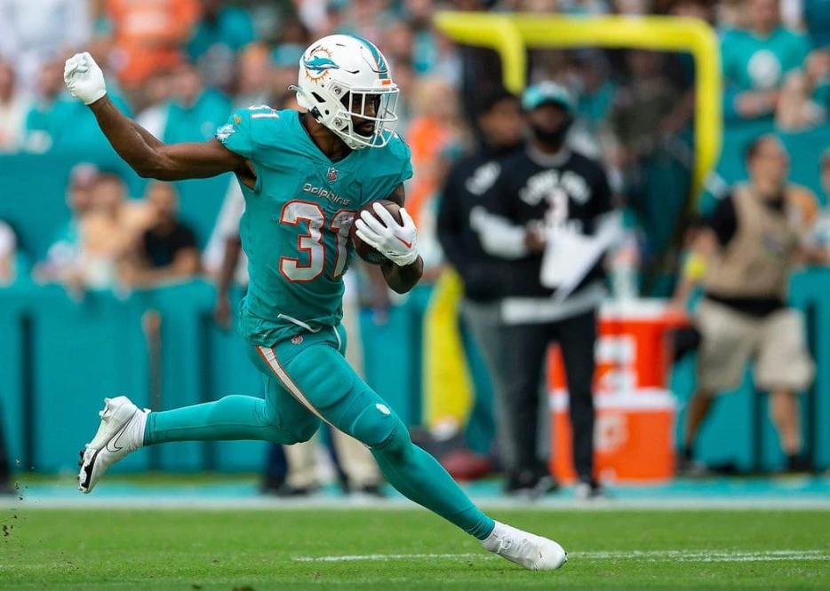 Dolphins Releasing RB Raheem Mostert