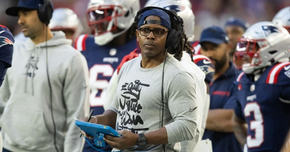 Giants add former Patriots assistant Troy Brown to offensive coaching staff