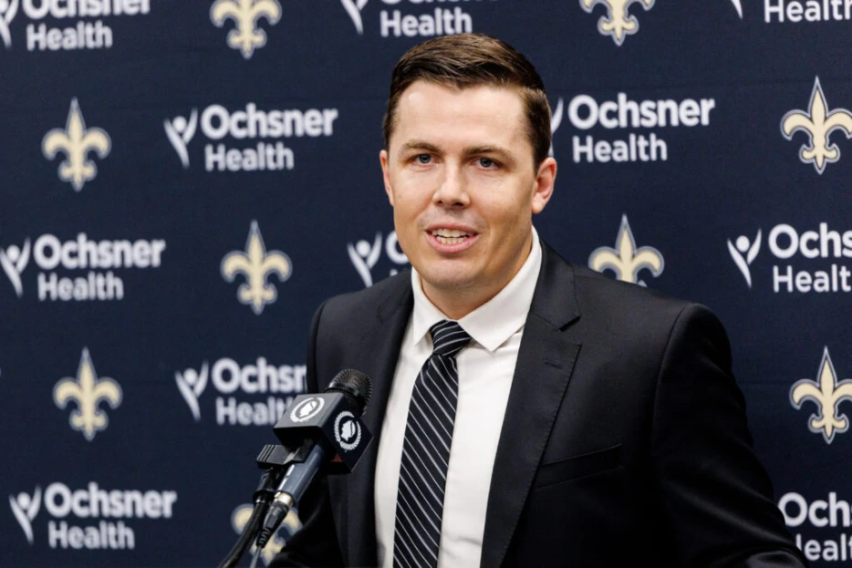 Saints HC Kellen Moore To Call Plays; Team’s QB Direction Remains Undecided