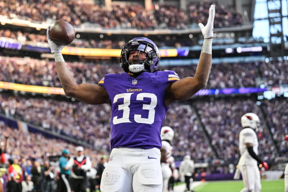 Aaron Jones, Vikings Push Back Void Date On Contract