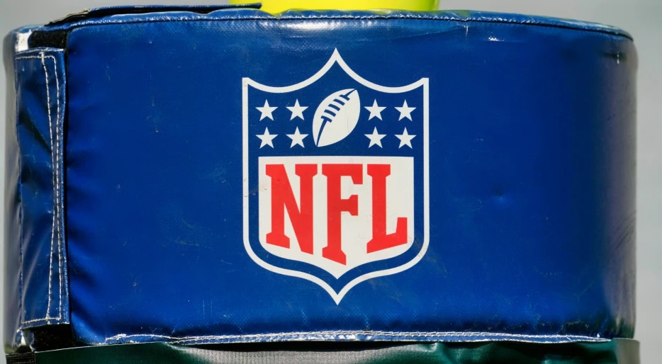 How Long Does A Football Game Last? Average Duration Of NFL, NCAA Games, And The Super Bowl