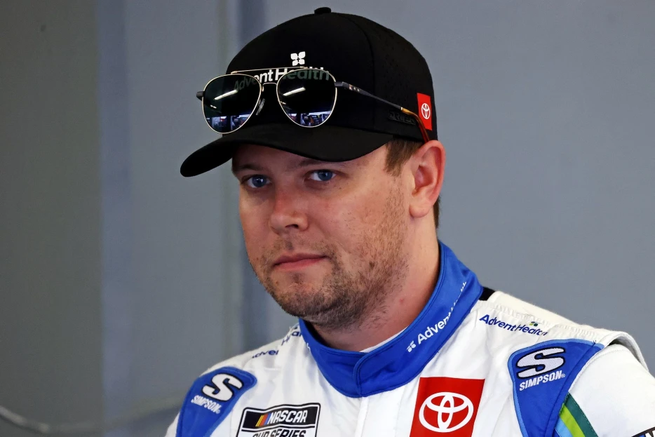 NASCAR Legend Drops Blunt 3-Word Complaint Over Erik Jones Controversy Ahead of Daytona 500