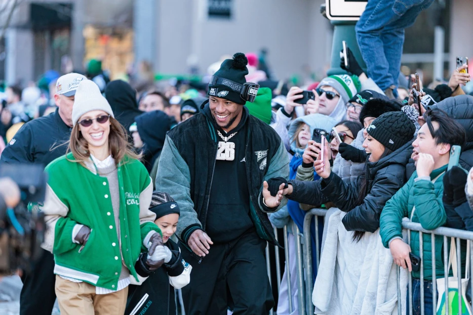 ‘What a Legend,’ ‘He Is Such a Gentleman’ – Saquon Barkley Gets Praised by Fans for Special Gesture During Super Bowl Parade