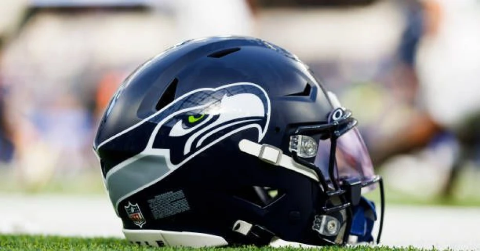 Seahawks to host two Hawaii high school girls flag football camps