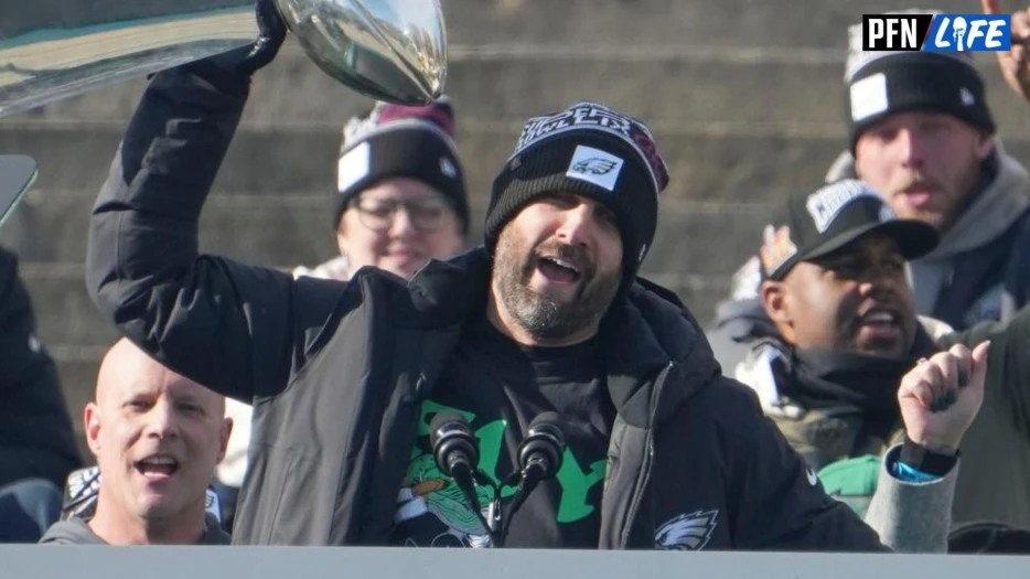 ‘Dude’s Made for Philly’ – NFL Fans Go Wild at Nick Sirianni’s Unique Celebrations Inside a Bar