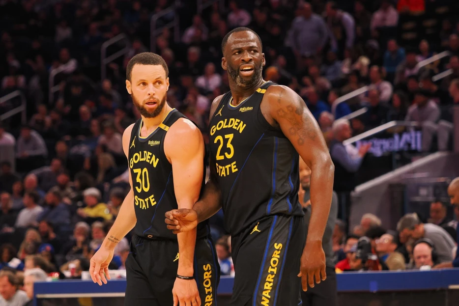 Warriors Star Stephen Curry Hilariously Reacts to Draymond Green Guaranteeing Golden State Will Win NBA Championship