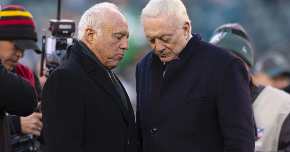 Jeffrey Lurie sets the example that Jerry Jones should be following