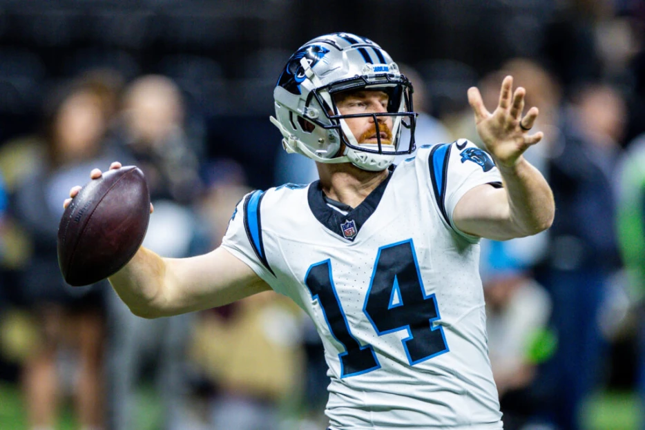 Panthers Sign Andy Dalton To Extension