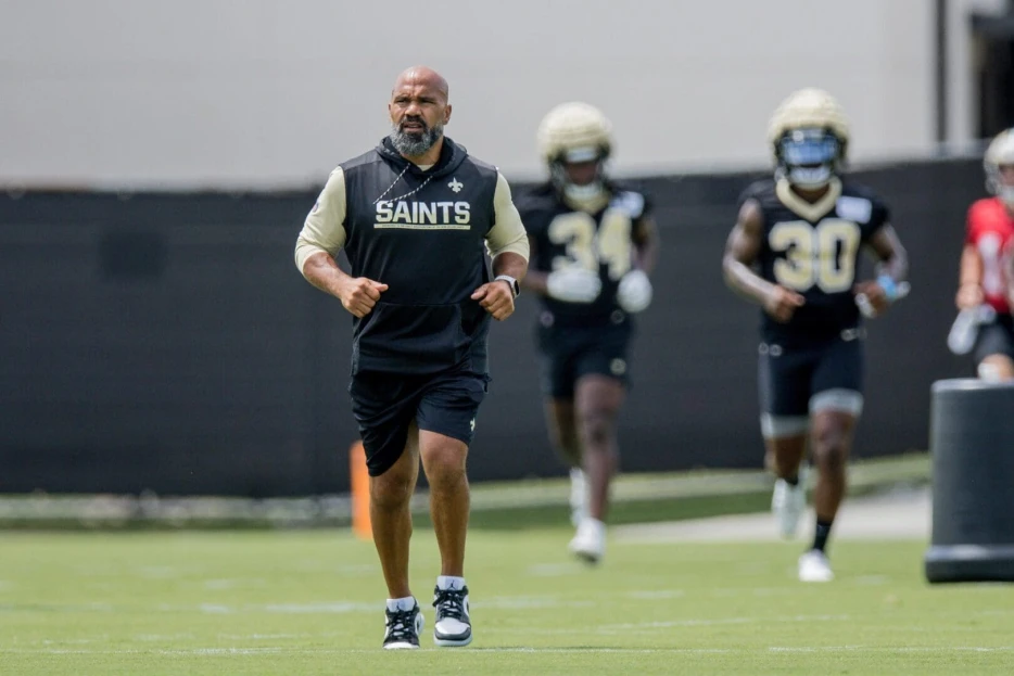 Saints Hiring Giants RB Coach Joel Thomas For Same Role