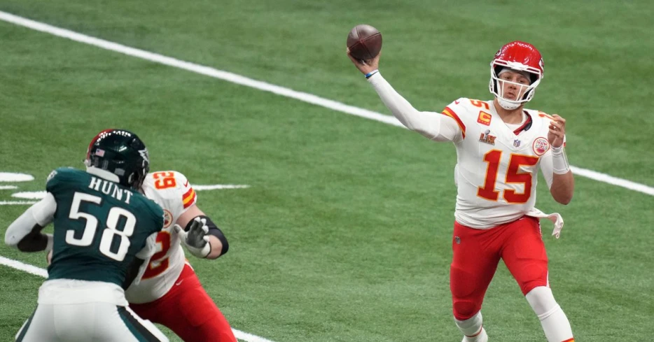 Arrowheadlines: The Chiefs may need to restructure Patrick Mahomes’ contract