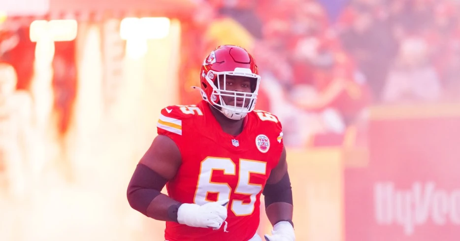 Report: Chiefs don’t plan to tag Bears FA target Trey Smith