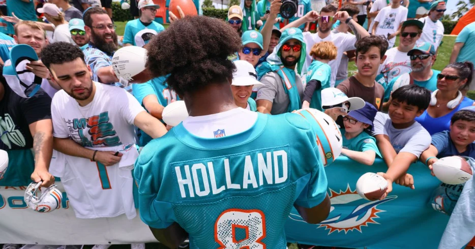 Dolphins not expected to use franchise tag on Jevon Holland - The Splash Zone 2/20/25