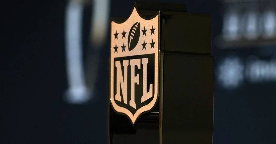 Fleur-de-Links, February 20: NFL close to major salary cap increase