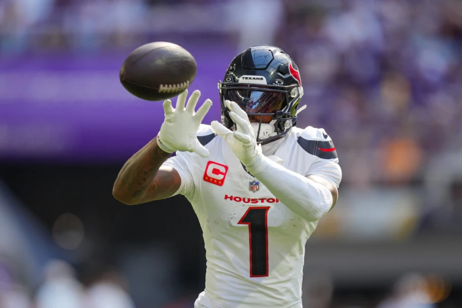 Texans Open To Re-Signing Stefon Diggs