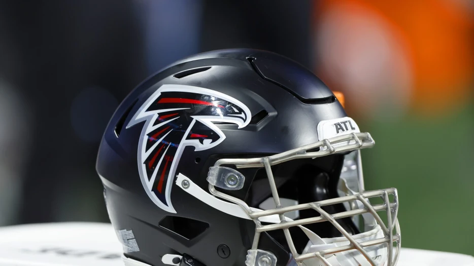 Falcons hire Nate Ollie as defensive line coach