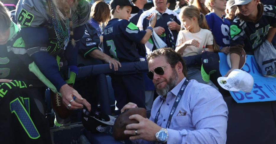 John Schneider clarifies infamous ‘overdrafted’ and ‘overpaid’ comments about guards