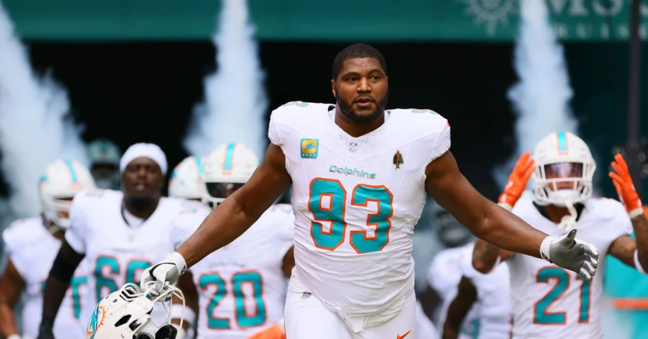 Which players should Dolphins prioritize bringing back - The Splash Zone 2/22/25