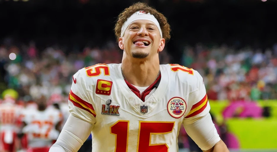 “Eagles knocked Him Into An Identity Crisis, LoL”: Everyone Is Saying the Same Thing After Patrick Mahomes Revealed His New Look (PICS)