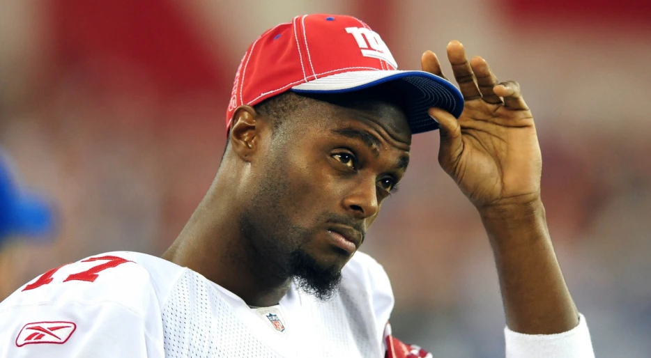 “He Shouldn’t Have Had To Sell It”: NFL Fans Are Heartbroken After Giants Legend Plaxico Burress Had To Sell His Super Bowl Ring For Record Setting Price At Auction