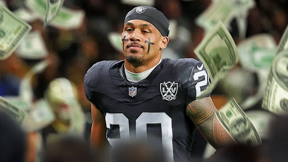 Raiders agree to $8.45 million contact extension with key secondary piece