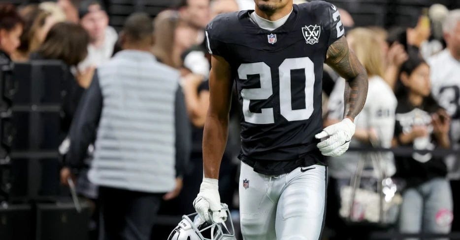 Raiders extend contract of Isaiah Pola-Mao